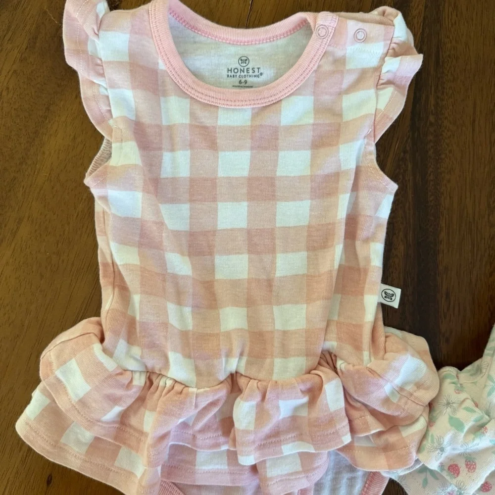 Honest Baby Set of 2 Plaid, Floral Pink and White Baby Cotton Romper size 6-9M.